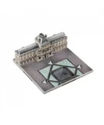 Конструктор из картона. Музей Лувр