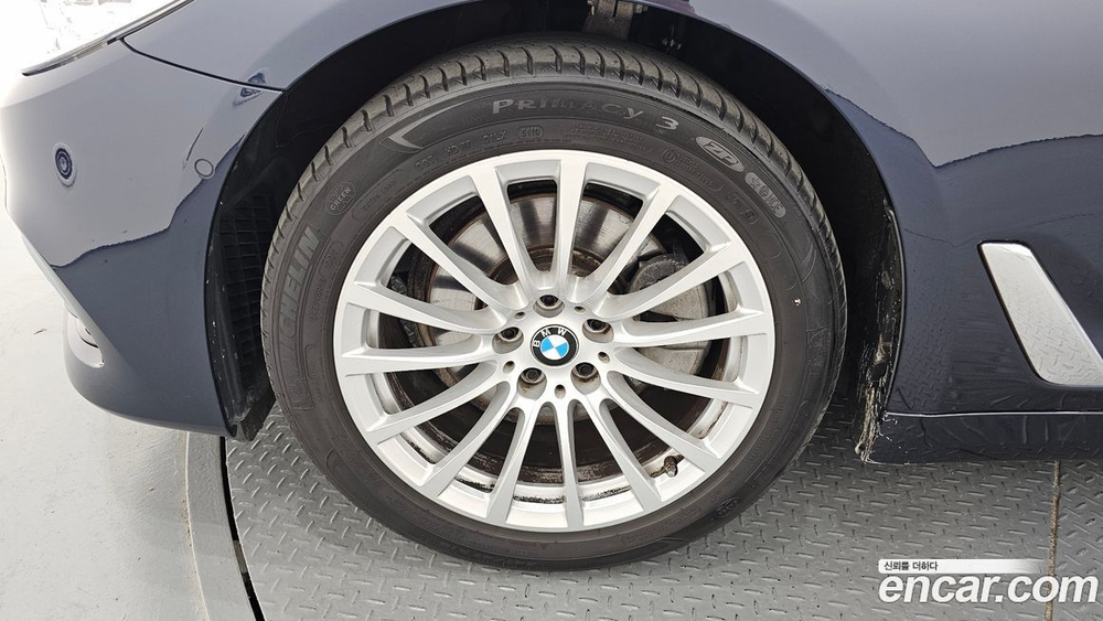 BMW 5 Series (G30) 520i Luxury (05.2020)