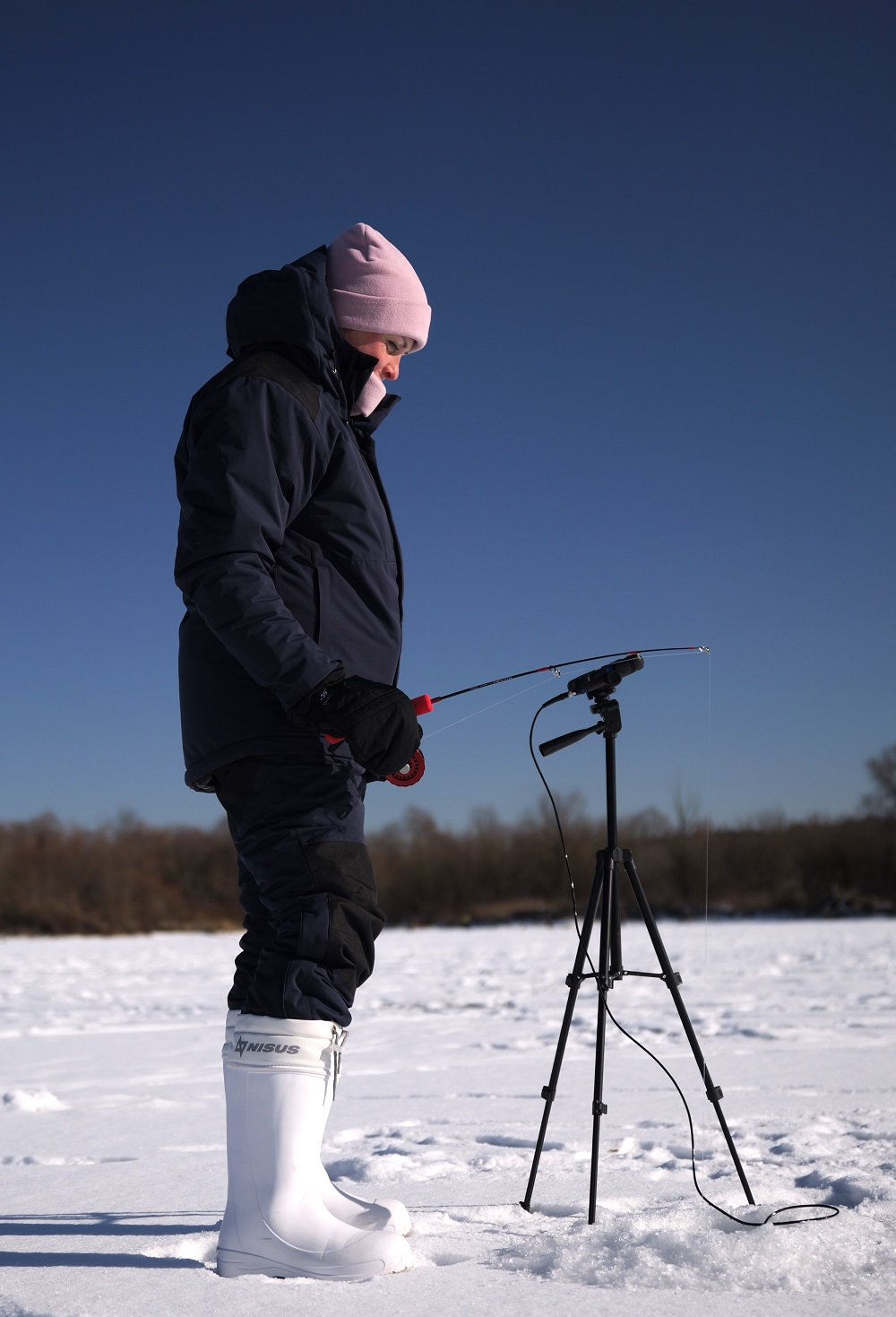 Штатив-тренога Практик с держателем, черный, 106 см