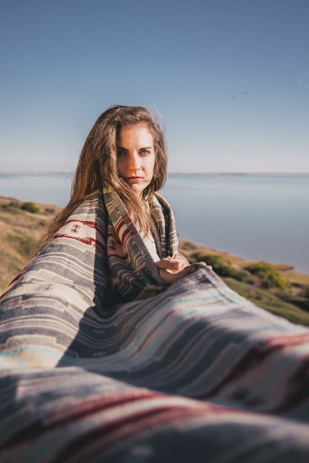 Шерстяной палантин с этно орнаментом