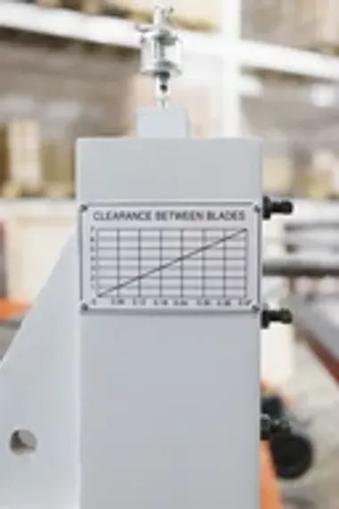 Электромеханическая гильотина STALEX Q11-6x2000