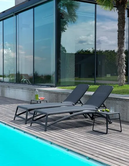 Пластиковый столик Pop черный