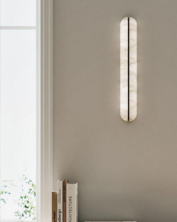 Настенное бра в современном минималистичном стиле.