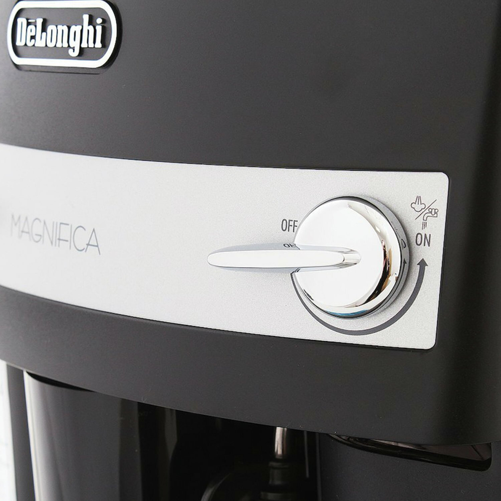 Кофемашина De'Longhi ESAM 3000 B