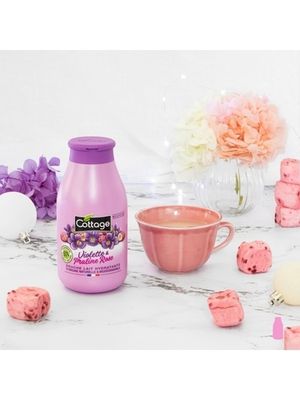 Cottage Молочко для душа увлажняющее ФИАЛКА & ПРАЛИНЕ/ Moisturizing Shower Milk – VIOLET & PINK PRALINE, 250 мл