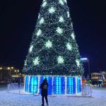 Светодинамическая елка каркасная - встроенная гирлянда: холодный свет - "Уральская" 11 м