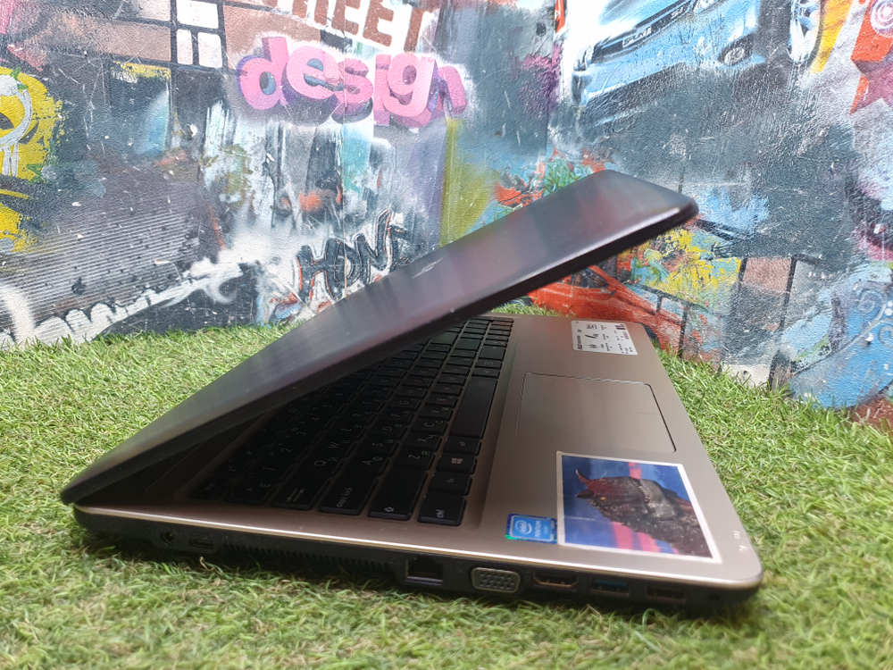 Ноутбук ASUS Pentium/4Gb/X540S