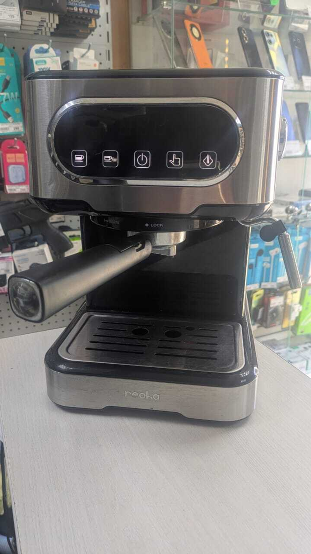 Кофеварка Reoka RKEM 400