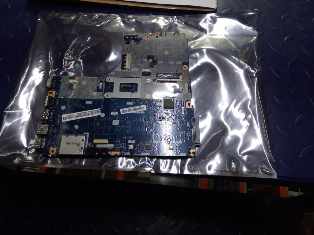 Материнская плата для ноутбука Lenovo B50-70 LA-B09 1G Intel core I5-4200U NFP NDOC 1000 (5B20G06294), оригинал