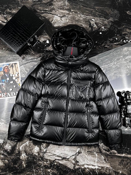 Пуховик Prada