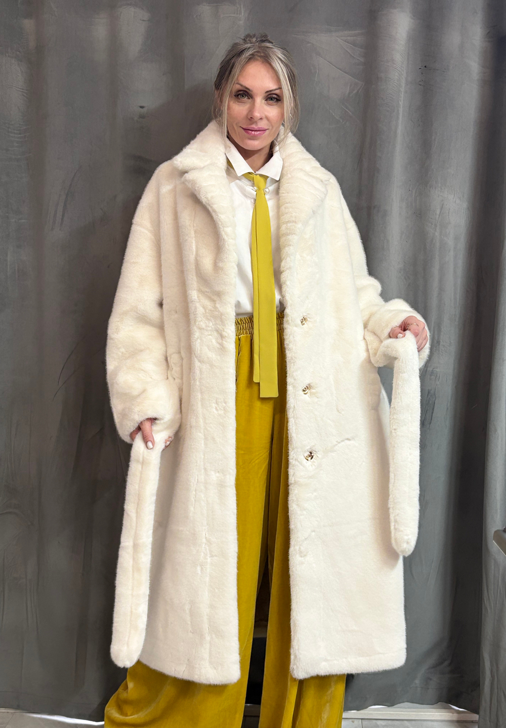 Шуба /белая /классика/ эко мех