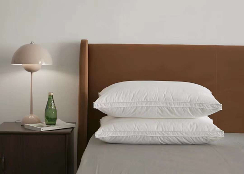 Подушка La Perla с наполнителем из натурального пуха 50х70