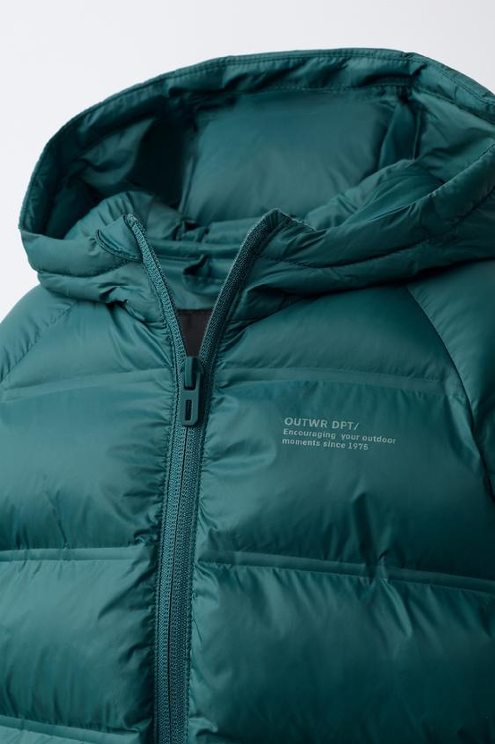 ZARA ЛЕГКАЯ НЕПРОМОКАЕМАЯ КУРТКА, ЗЕЛЕНОВАТО-СИНИЙ