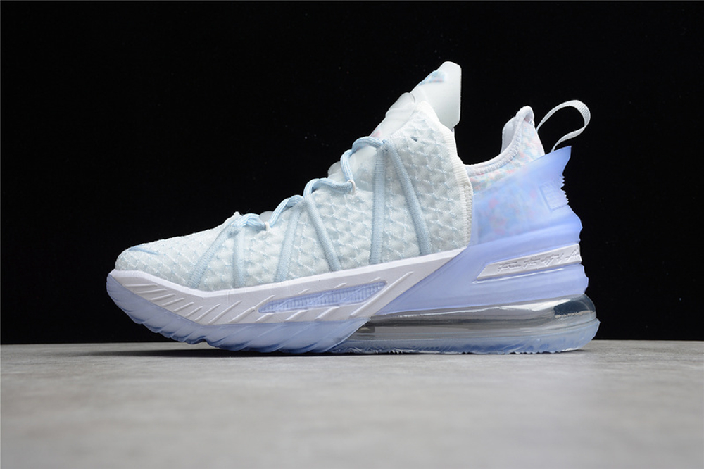 Купить в Москве баскетбольные кроссовки  Nike LeBron 18 Play for the Future