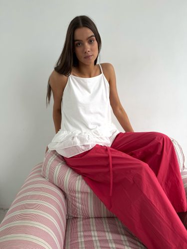 Белый топ с баской