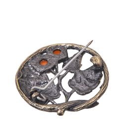 AM-4069 Брошь «Сирень Круг» (латунь, янтарь)