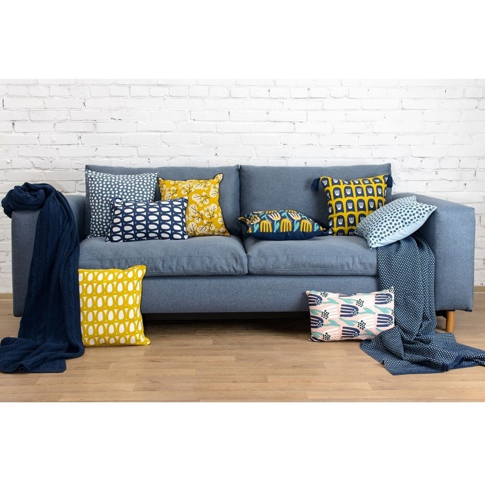 Чехол на подушку с принтом Twirl темно-синего цвета из коллекции Cuts&amp;Pieces, 30х50 см