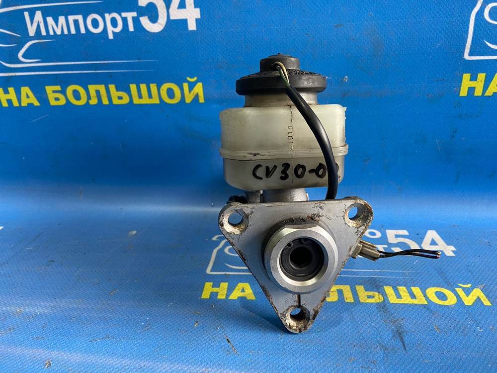 Главный тормозной цилиндр TOYOTA CAMRY 1 991