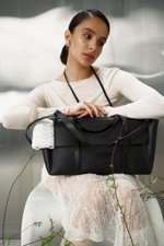 FLOR черная