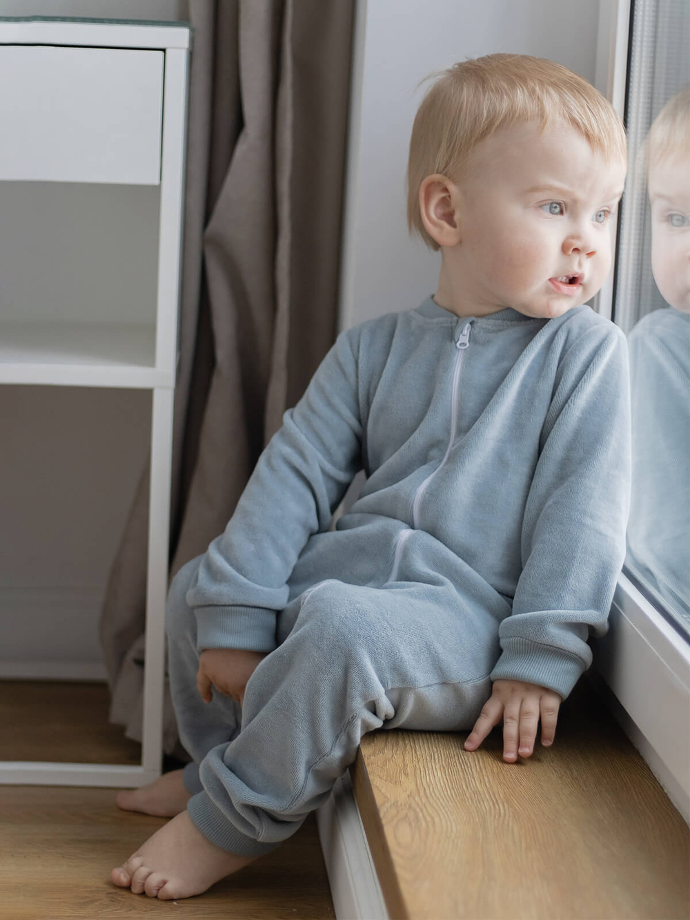 Велюровый комбинезон Mjölk Baby Blue, на манжетах