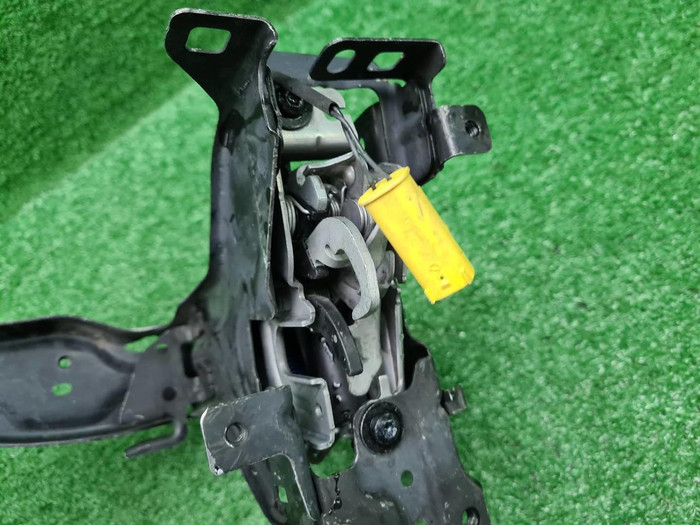 Кронштейн фары правый BMW 3er G20 (2018-н.в.)