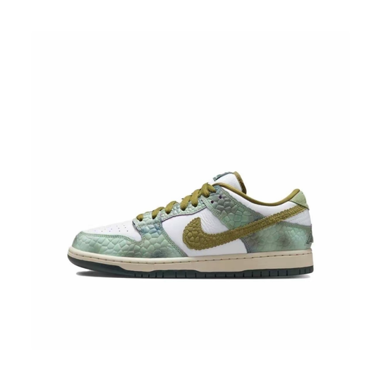 Nike Dunk Low x Alexis Sablone "Chameleon"