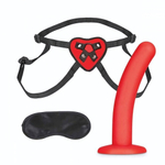 Красный поясной фаллоимитатор Red Heart Strap on Harness & 5in Dildo Set - 12,25 см. (Цвет: красный с черным)
