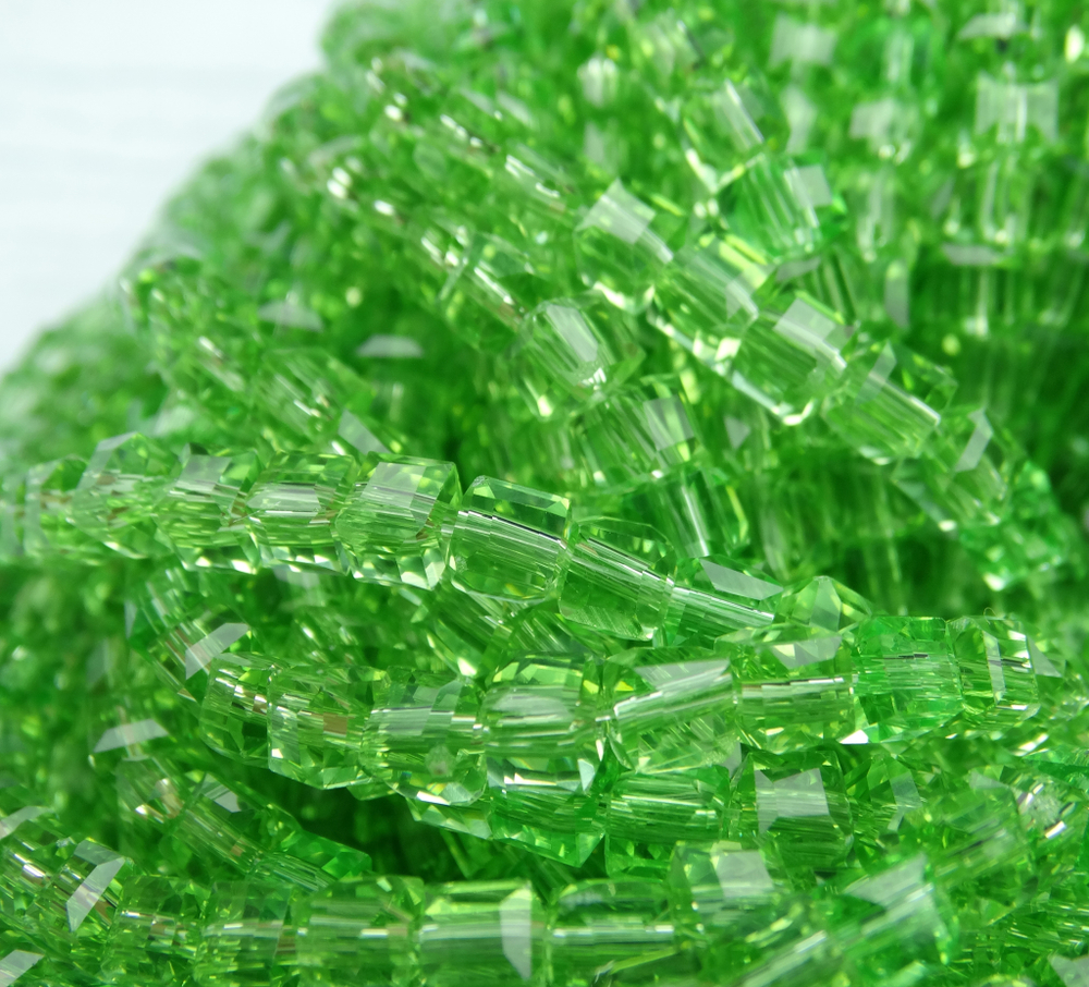 БВ020НН3 Хрустальные бусины квадратные, цвет: светло-зеленый, размер 3 мм, кол-во: 63-65 шт.