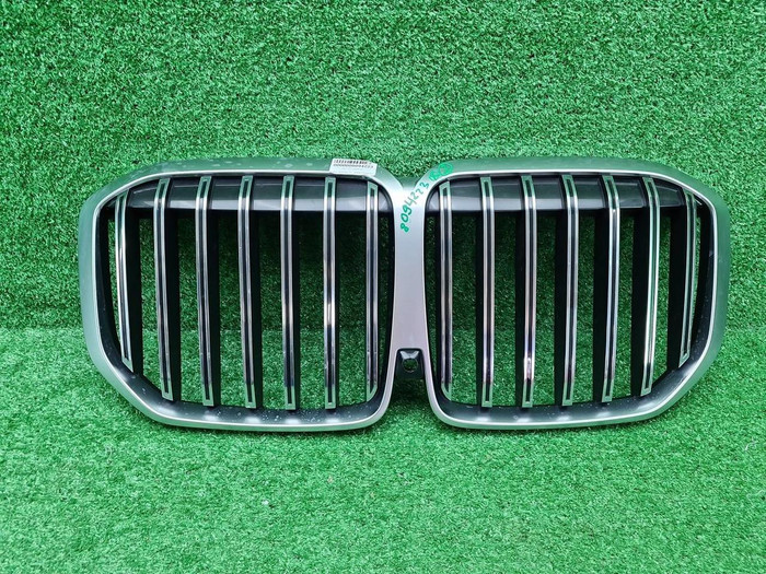 Решетка радиатора BMW X7 G07 (2022-н.в.)
