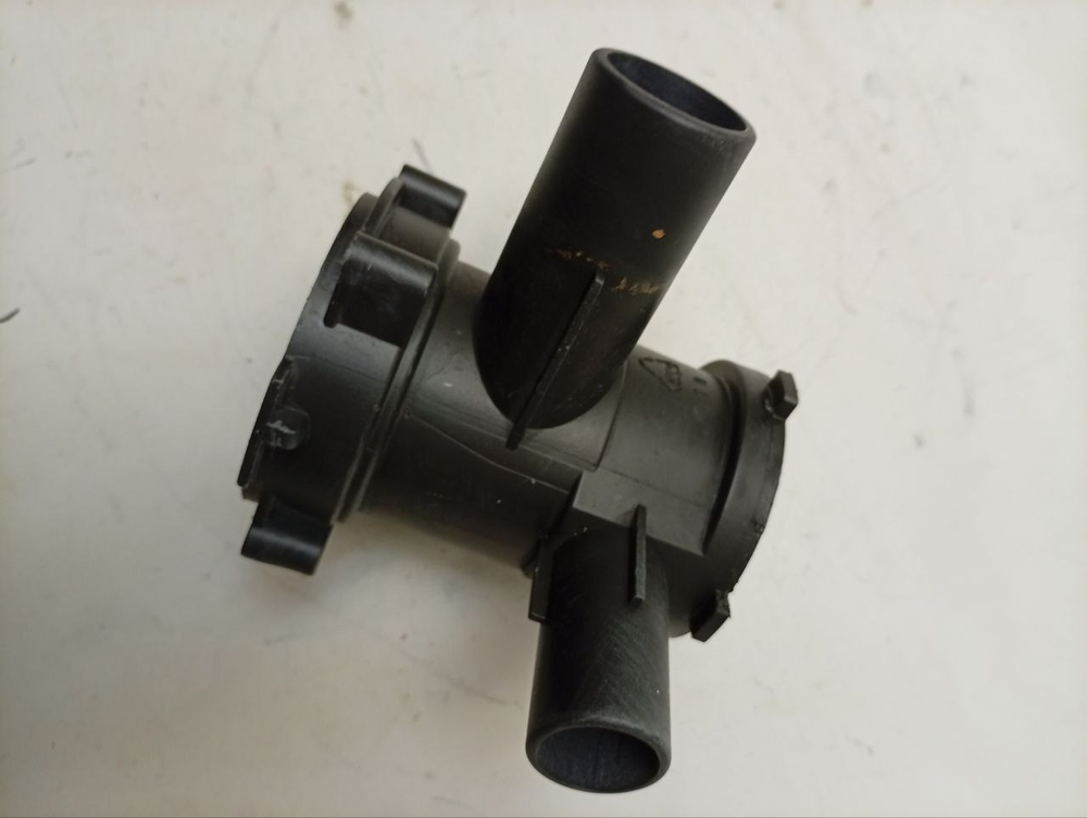 S1WTF3002A кт14 Улитка сливного насоса для стиральных машин Bosch Siemens 145787 б/у