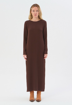Платье жатка с открытой спиной коричневое