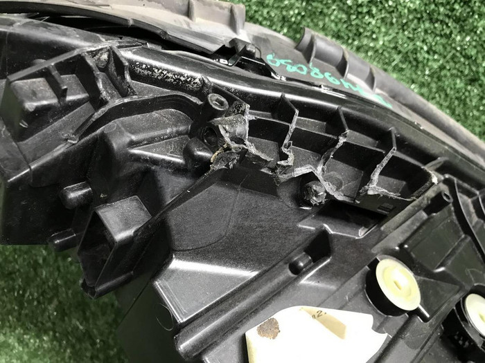 Битая Фара левая Mercedes C w206 (2021-н.в.) LED