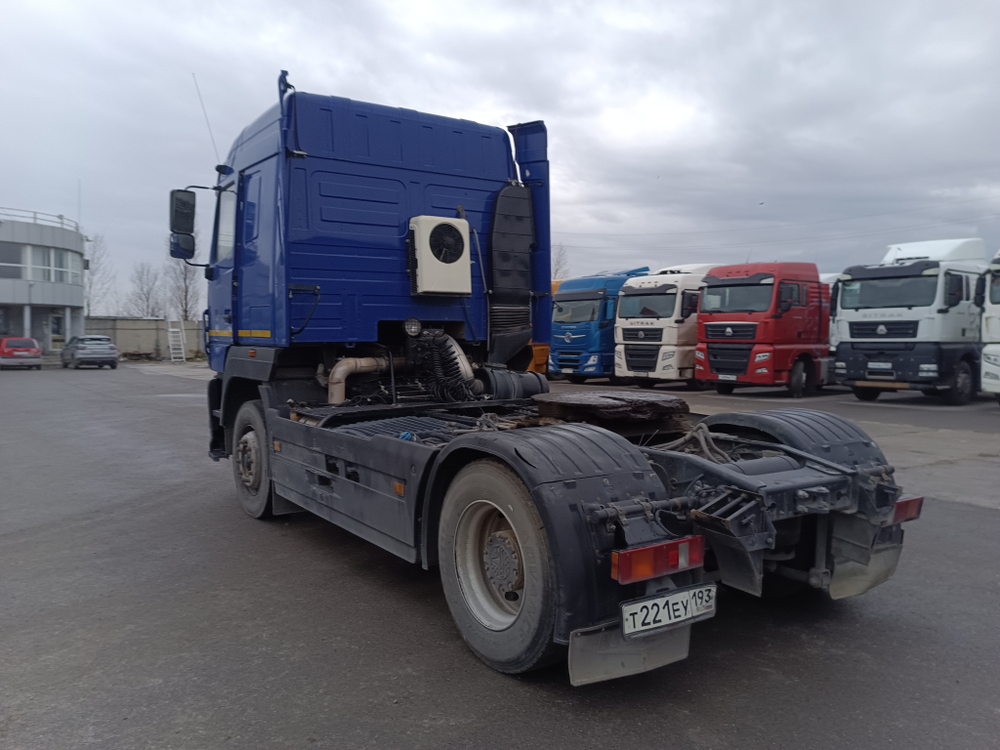 МАЗ 5440 4x2 Седельный тягач 544028-570-031 (Дизельный, 11,6 л, 423 л.с., МТ)