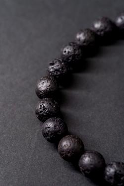 Браслет "Memo about Intention" из вулканической лавы 8 мм с подвеской