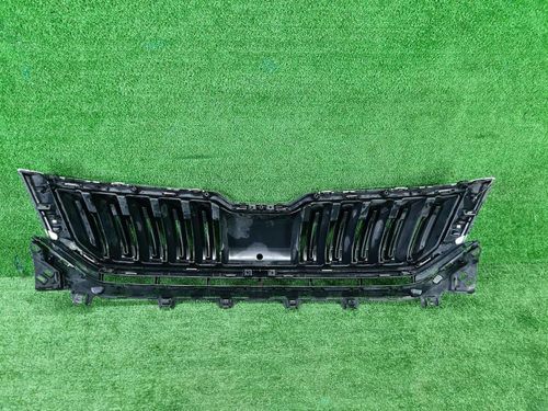 Решетка радиатора Skoda Kodiaq (2016-2022)