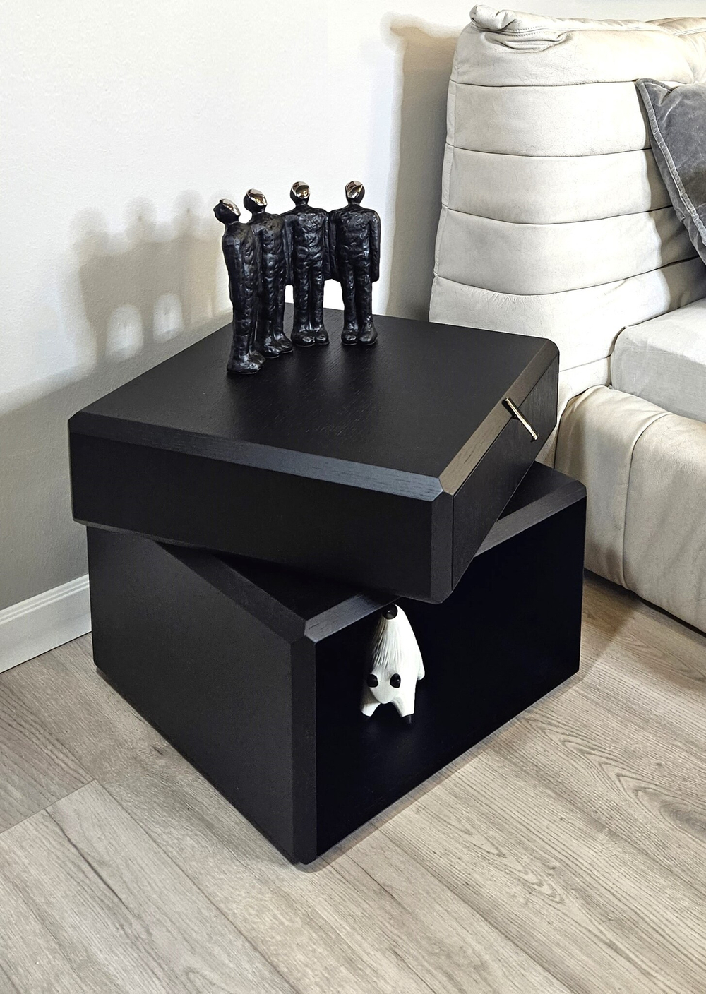 Статуэтка Figure decoration -Black