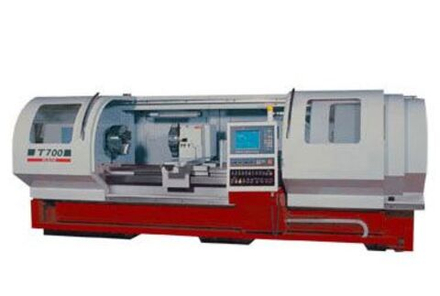 Токарный станок с ЧПУ T700