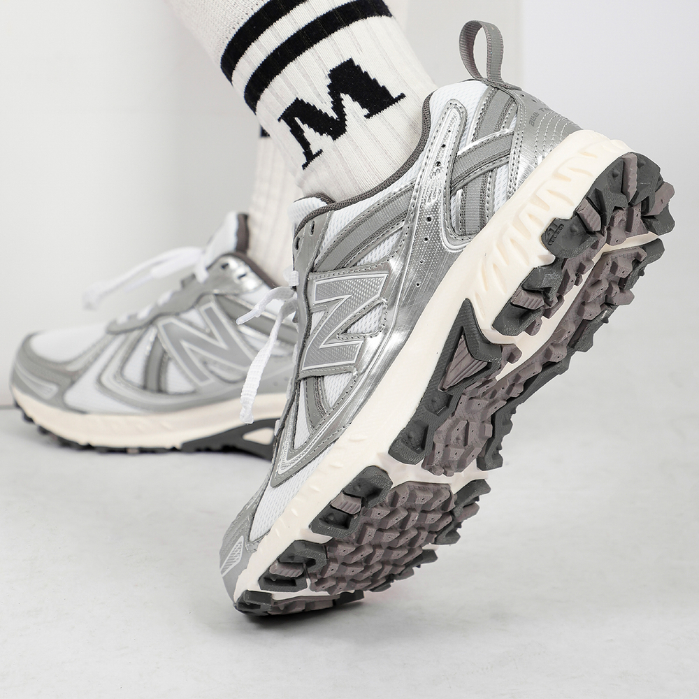 New Balance 410 Wide White Silver