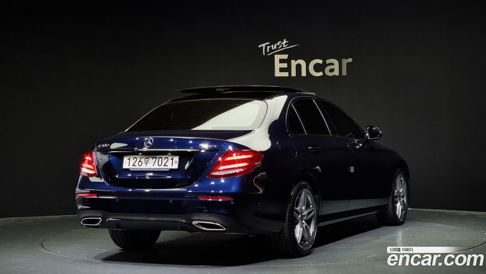 Mercedes-Benz E-Class W213 E300 4MATIC AMG Line (08.2020)