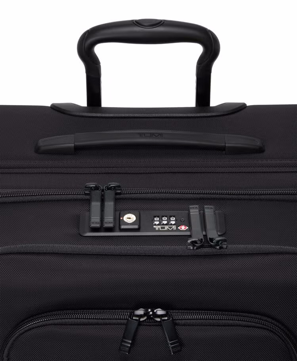 Чемодан средний с расширением Dual/Black