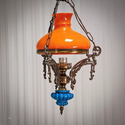 Люстра с оранжевым куполом