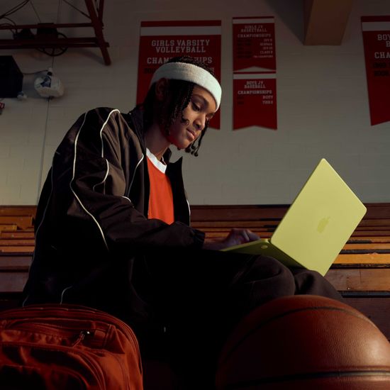 Apple MacBook Neo 13" (A18, 6C СPU/5С GPU, 2026), 8 ГБ, 512 ГБ SSD, желтый цитрус