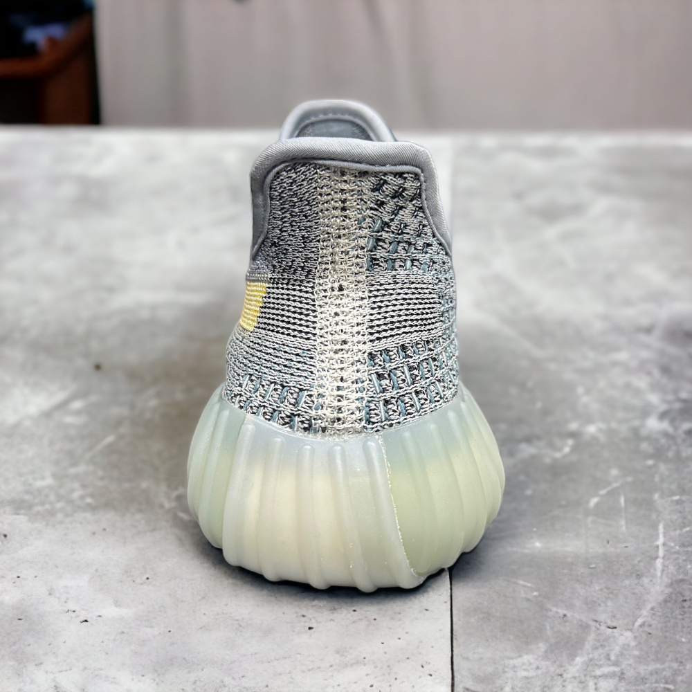 Adidas Yeezy Boost 350 V2 • Static