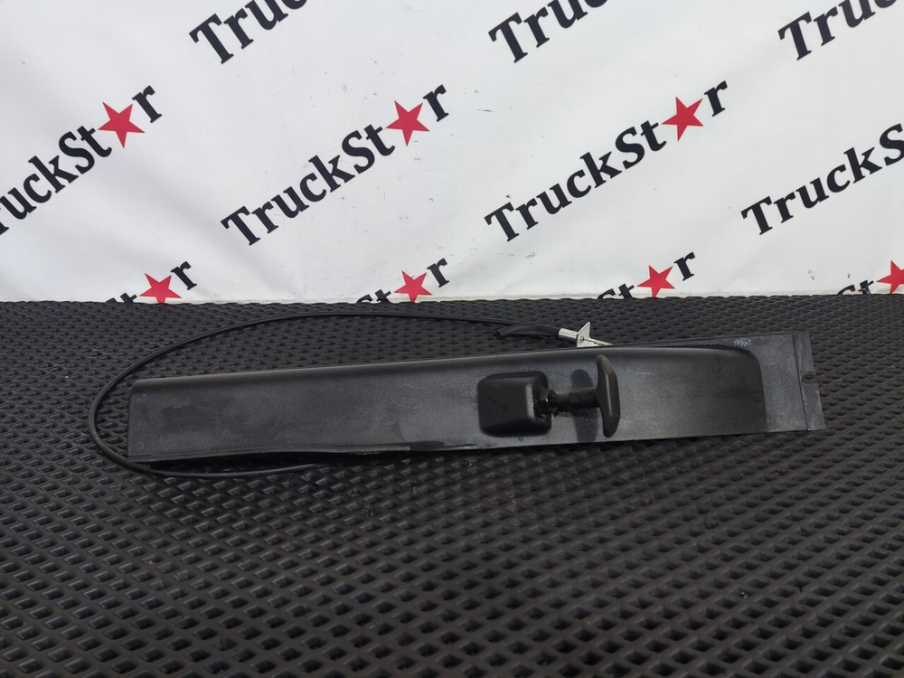 Накладка ручки бардачка правая 2018г.