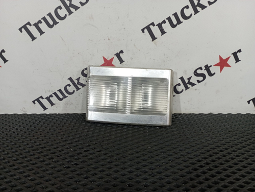 Плафон внутреннего освещения левый