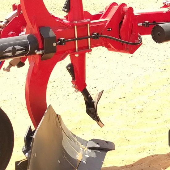 Болты, гайки, опоры на технику Gregoire Besson