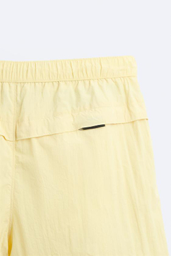 ZARA ПЛАВКИ КЛАССИЧЕСКОГО КРОЯ ИЗ РЕЛЬЕФНОЙ ТКАНИ, ПАСТЕЛЬНО-ЖЕЛТЫЙ