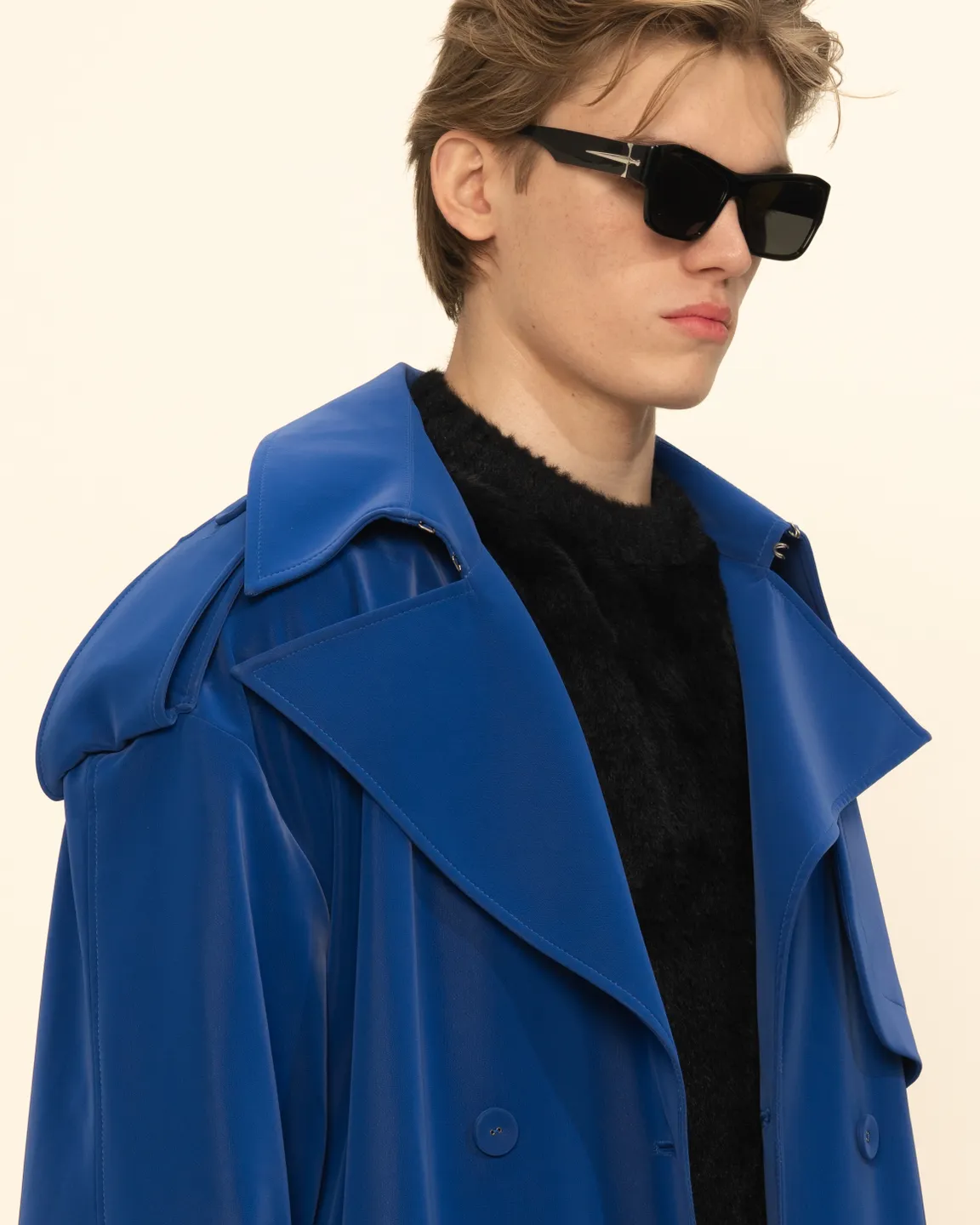 Синий тренч 