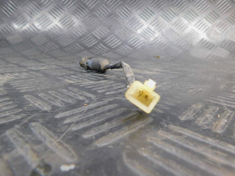 Лягушка заднего тормоза Kawasaki ZZR 400 98 053000