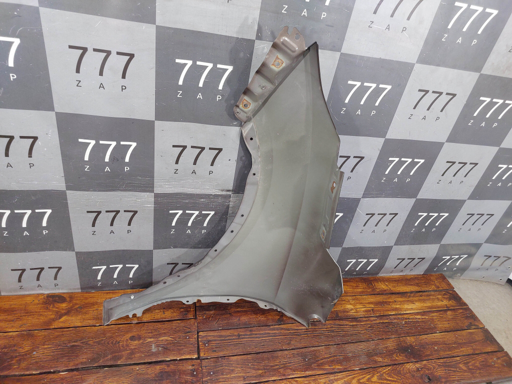 Крыло переднее правое DongFeng 580 1 16-нв Б/У Оригинал 8403211SA01BD